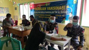 Masif, TNI AL Laksanakan Serbuan Vaksin di Natuna