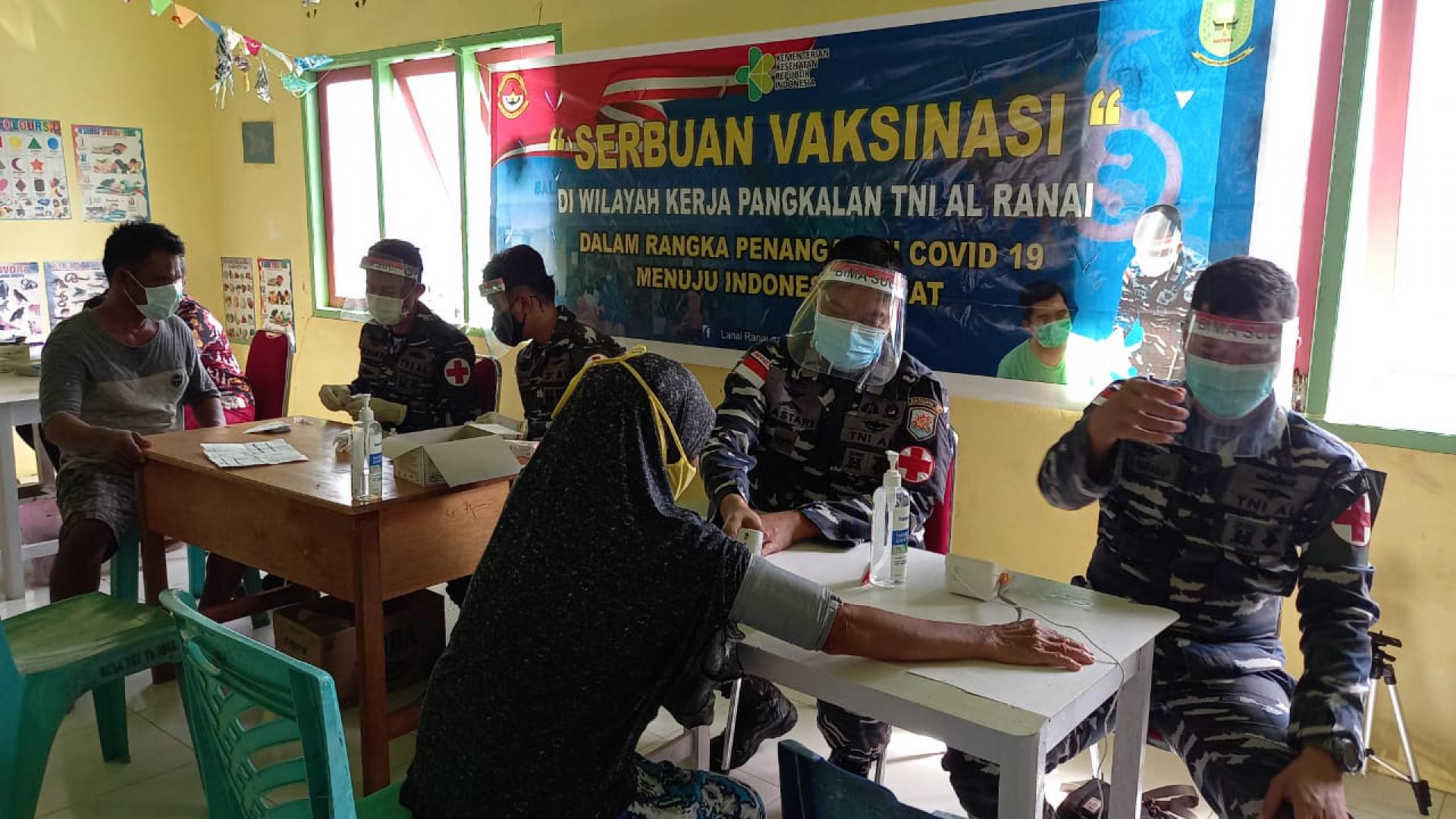 Masif, TNI AL Laksanakan Serbuan Vaksin di Natuna