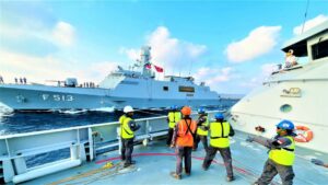 Kapal Perang Turki Kibarkan Bendera Merah Putih Saat Latihan Bersama KRI SIM-367 Di Perairan Lebanon