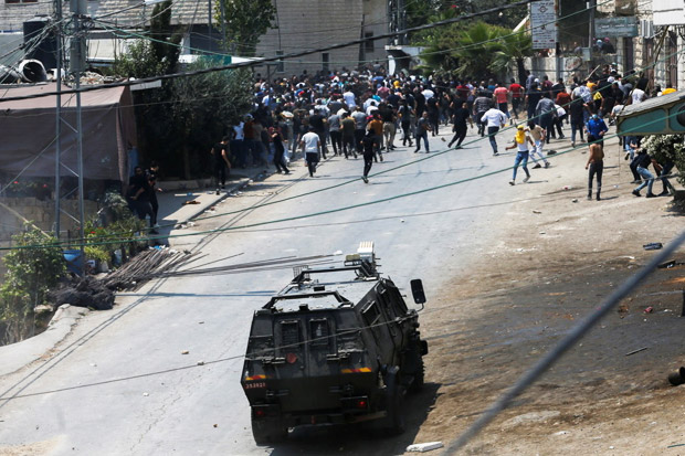 Bentrok dengan Pasukan Israel, Ratusan Warga Palestina Terluka