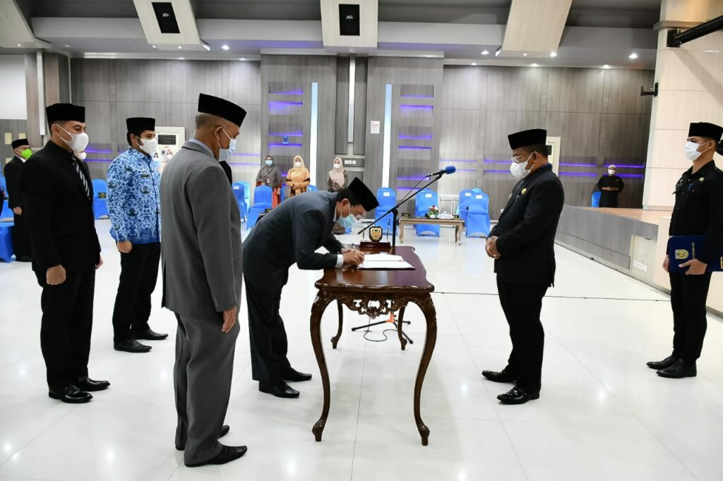 Wali Kota Lantik Enam Pejabat Struktural JPTP, Sulaiman Bakri Jabat Kadis Pendidikan