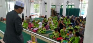 Penyuluh Agama Motivasi Santri TPQ Hidayatul Ulum Lambaro Skep