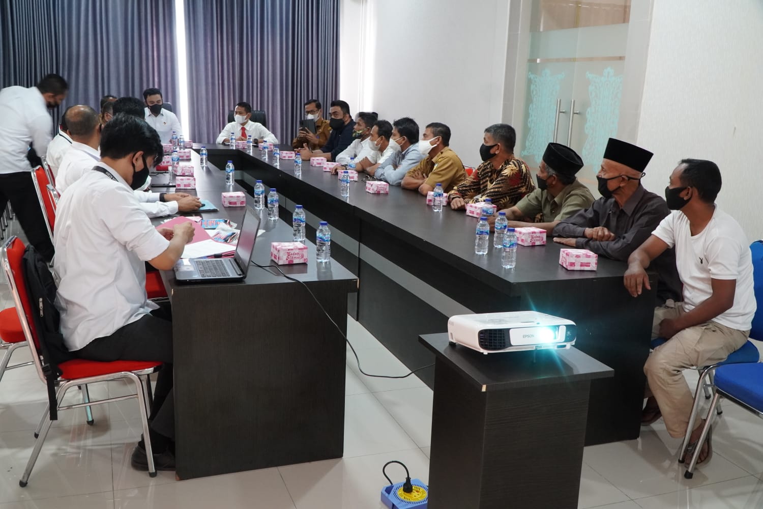 Pengelola Pasar di Banda Aceh Tanda Tangani Surat Wajib Protkes