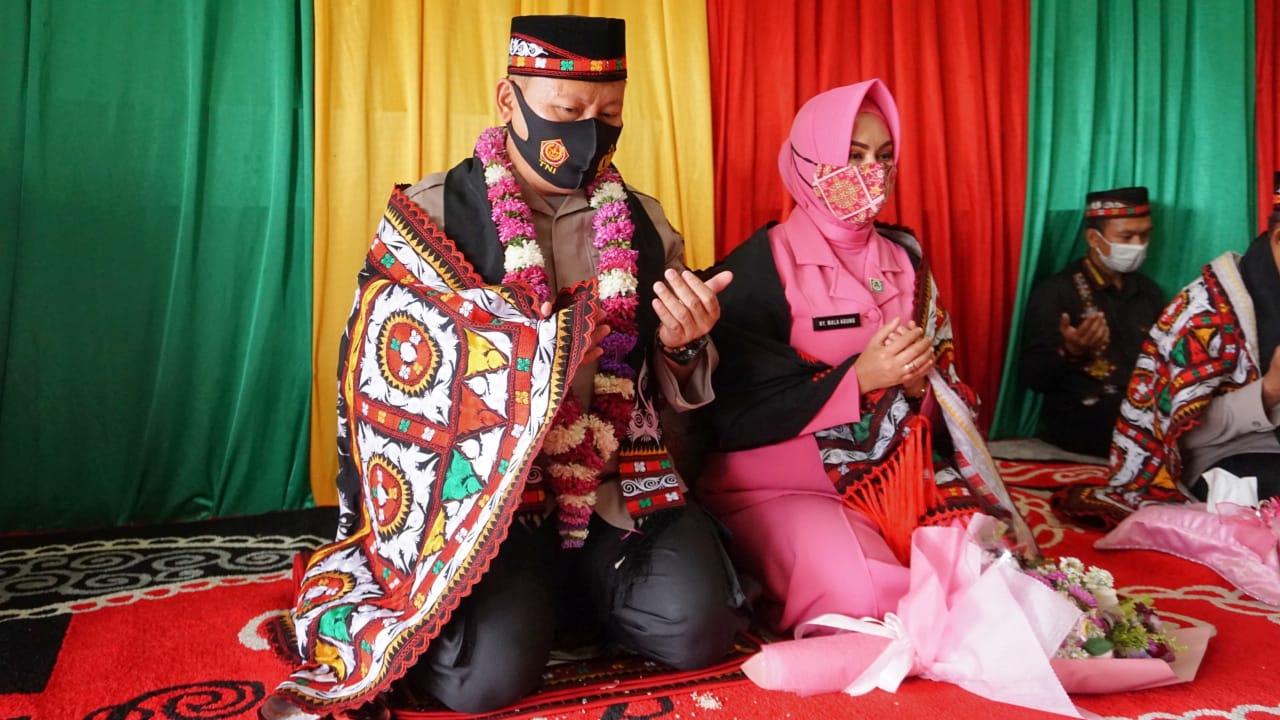 Kapolres Baru Bener Meriah Disambut Dengan Adat Gayo