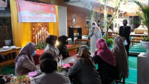 Polwan Polda Aceh Salurkan Bantuan Tali Asih untuk Purnawirawan