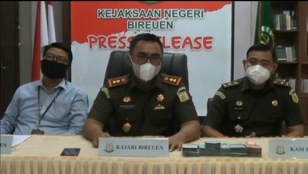 Mantan Geuchik di Bireuen Kembalikan Uang Hasil Korupsi Dana Desa Ke Kejaksaan