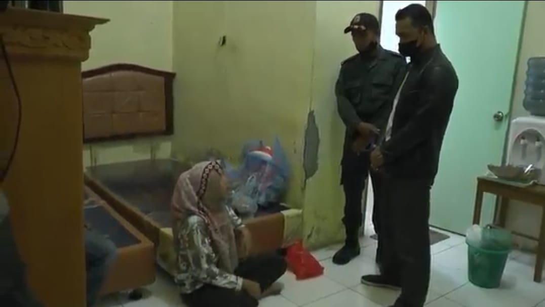 Petugas Temukan Kondom Bekas Saat Amankan Pasangan Mesum di Aceh Barat