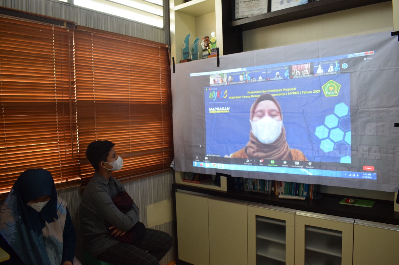 Tujuh Siswa MTsN Model Banda Aceh Tampil di Kompetisi Myres Nasional Secara Virtual