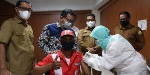 Petugas SPBU di Banda Aceh Divaksin Covid-19