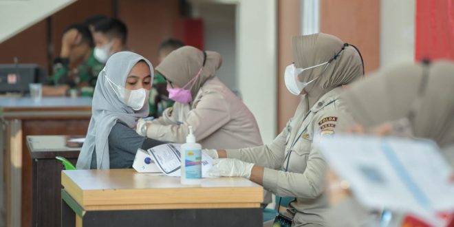 Alasan Masyarakat Suntik Vaksin Covid-19: Ikhtiar dan Agar Tidak Kena Corona