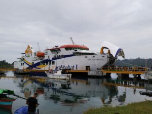 Cuaca Buruk, Kapal Fery Dari Simeulue Tujuan Meulaboh Batal Berangkat
