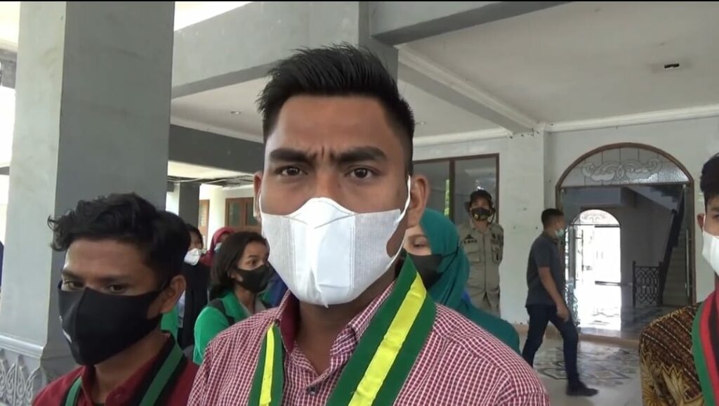 Mahasiswa Datangi Bupati Bireuen Minta Kadis Sosial Dicopot