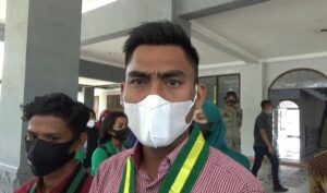 Mahasiswa Datangi Bupati Bireuen Minta Kadis Sosial Dicopot