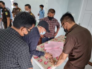 Kejari Simeulue Tahan Lima Tersangka Korupsi