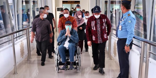 Pasca Operasi di Jakarta, Gubernur Nova Lanjutkan Terapi di RSUZA