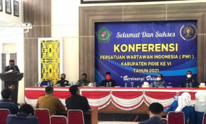 Buka Konferensi VI PWI Pidie, Abusyik Ajak Wartawan Membangun Pidie