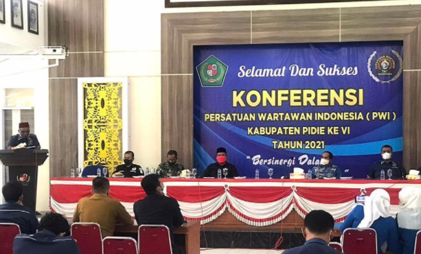 Buka Konferensi VI PWI Pidie, Abusyik Ajak Wartawan Membangun Pidie