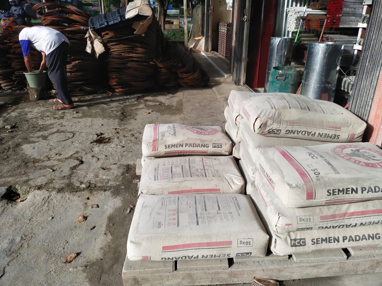 Harga Bahan Bangunan di Simeulue Melonjak Drastis