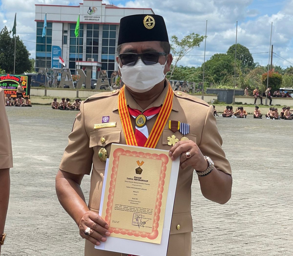 HUT Pramuka ke-60, Bupati Ramli MS Raih Penghargaan Lencana Melati