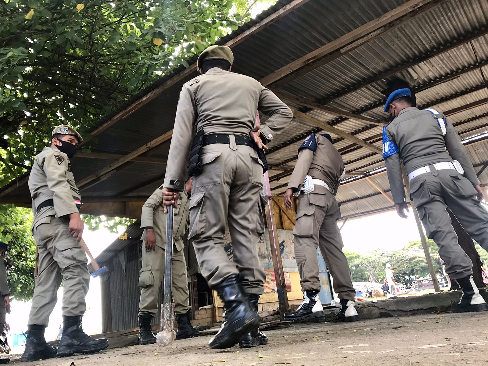 Satpol PP Bongkar Lapak Pedagang di Kawasan JAGU Lhokseumawe