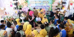Mau Anak Pintar, Orang Tua Wajib Aktif Bacakan Buku Untuk Anak