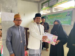 Juara Lomba Menulis di Ma’had Aly Babussalam Terima Hadiah Kitab Tgk Syiah Kuala