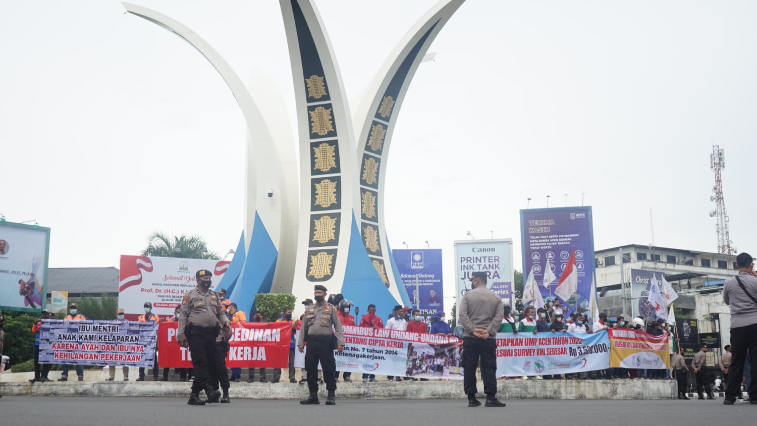 Aliansi Buruh Aceh Lakukan Aksi Demo Tuntut Kenaikan UMP dan UMK