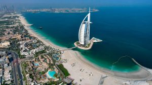 Pakai Alat Bantu Jalan, Gubernur Aceh Terbang ke Dubai Bahas Dua Agenda Penting
