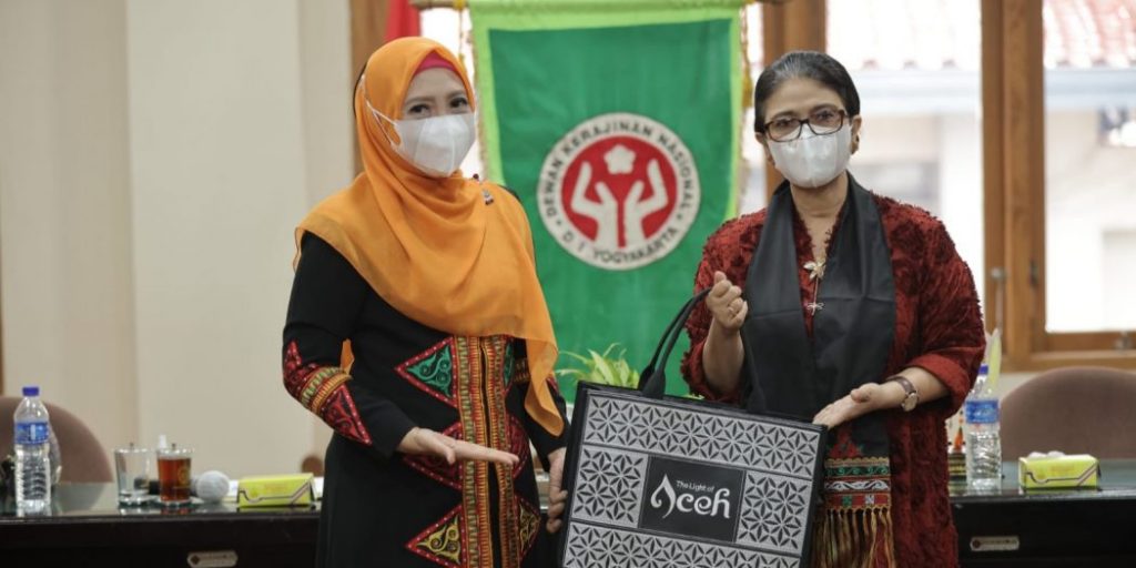 Giok Aceh Dipromosikan Kepada Pengurus Dekranasda Yogyakarta
