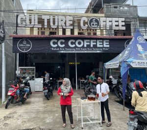 Jumat Berkah, Warga Pelintas Dapat Kopi Gratis Dari Culture Coffe