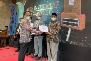 DPMPTSP Aceh Barat Raih Penghargaan Juara Terbaik 3 Aceh Investment Award 2021