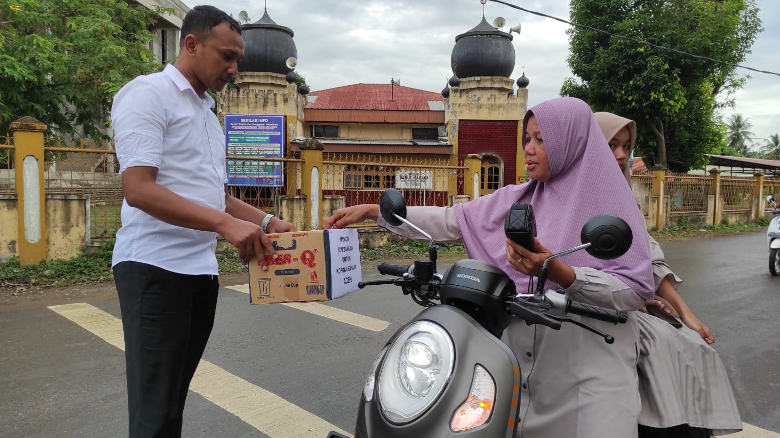 AMMT Salurkan Bantuan Bagi Korban Banjir di Aceh Timur dan Utara