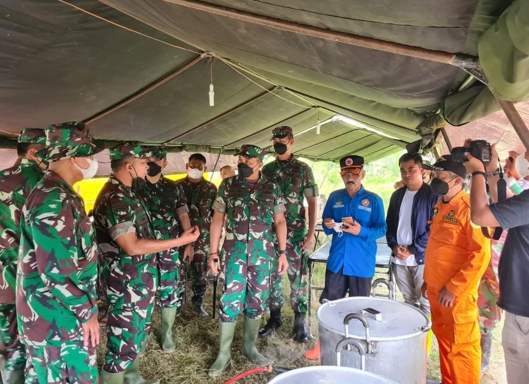 Bupati Aceh Utara Dampingi Pangdam IM Saat Tinjau Lokasi Banjir