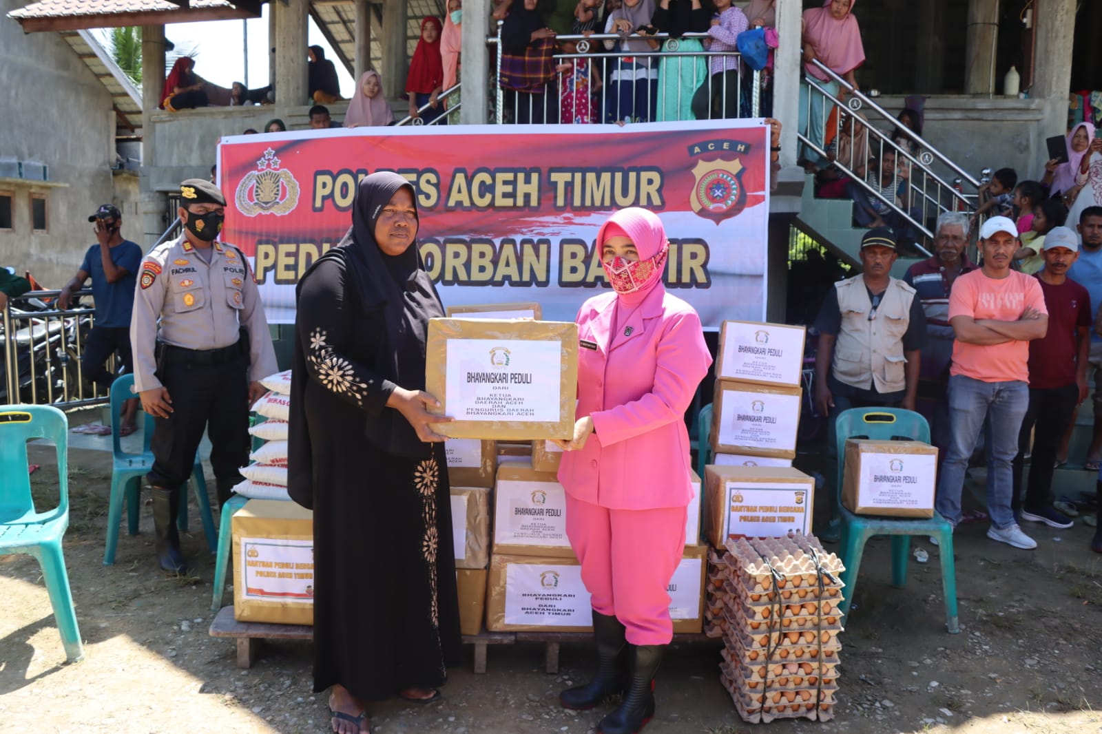 Ketua Bhayangkari Aceh Salurkan Bantuan Bagi Korban Banjir Aceh Timur