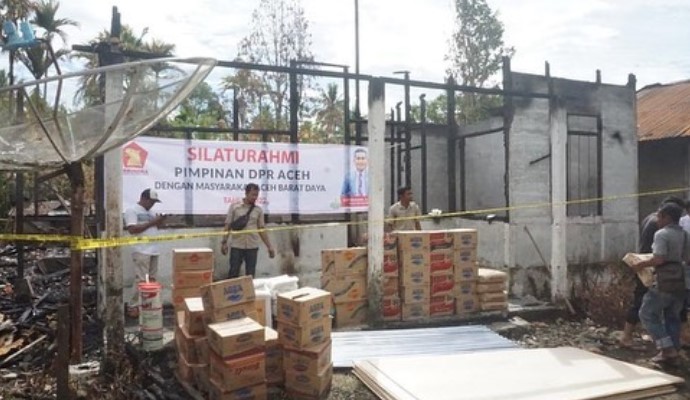 Safaruddin Salurkan Bantuan Bagi Korban Kebakaran Abdya