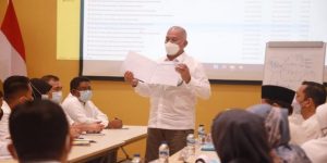 Pejabat Struktural RSUDZA Presentasi Buku Kerja