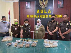 Kejari Aceh Timur Serahkan Barang Rampasan Tindak Pidana Pembunuhan Satwa Liar Ke BKSDA