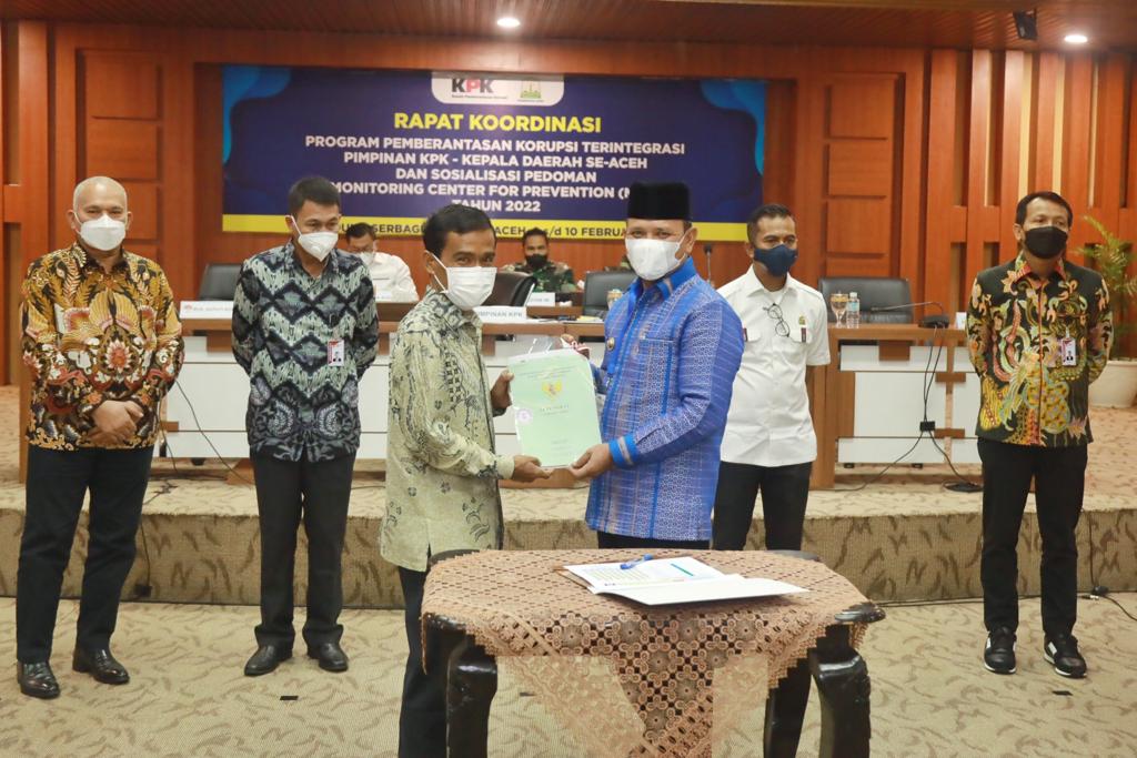 Bupati Aceh Besar Raih Penghargaan MCP Dari KPK