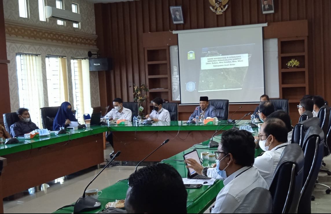Bupati Mawardi Ali Minta Dunia Usaha Di Aceh Besar Berikan Dukungan Pengelolaan Sampah
