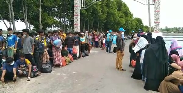 Warga Bireuen Usir Etnis Rohingya, Yayasan Geutanyoe Desak Pemerintah Ambil Tindakan Warga Bireuen Usir Etnis Rohingya, Yayasan Geutanyoe Desak Pemerintah Ambil Tindakan