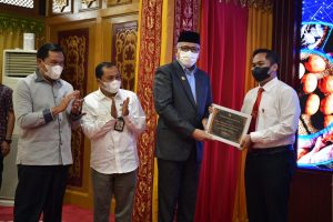 Tiga Kasat Reskrim di Jajaran Polda Aceh Raih Penghargaan Dari Gubernur Aceh