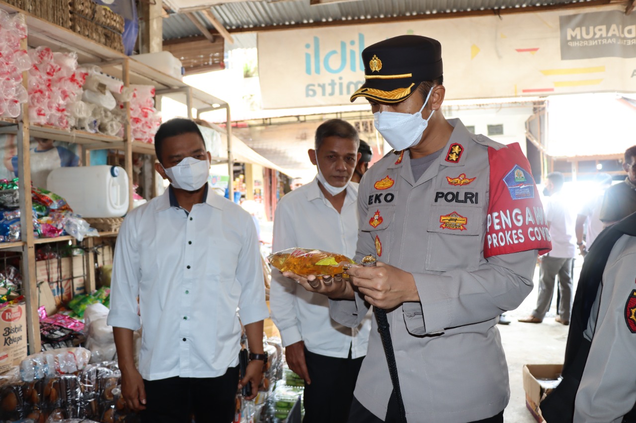 Kapolres Nagan Raya Sidak Pasar Cek Ketersediaan Minyak Goreng