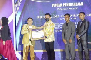 Kapolda Aceh Dapat Penghargaan Pada Malam Anugerah Puja TV Awards 2022