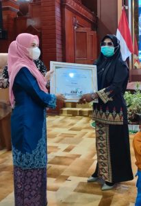 Hari Kartini, Keuchik di Aceh Barat Raih Penghargaan Dari Jokowi Diapresiasi Ramli MS