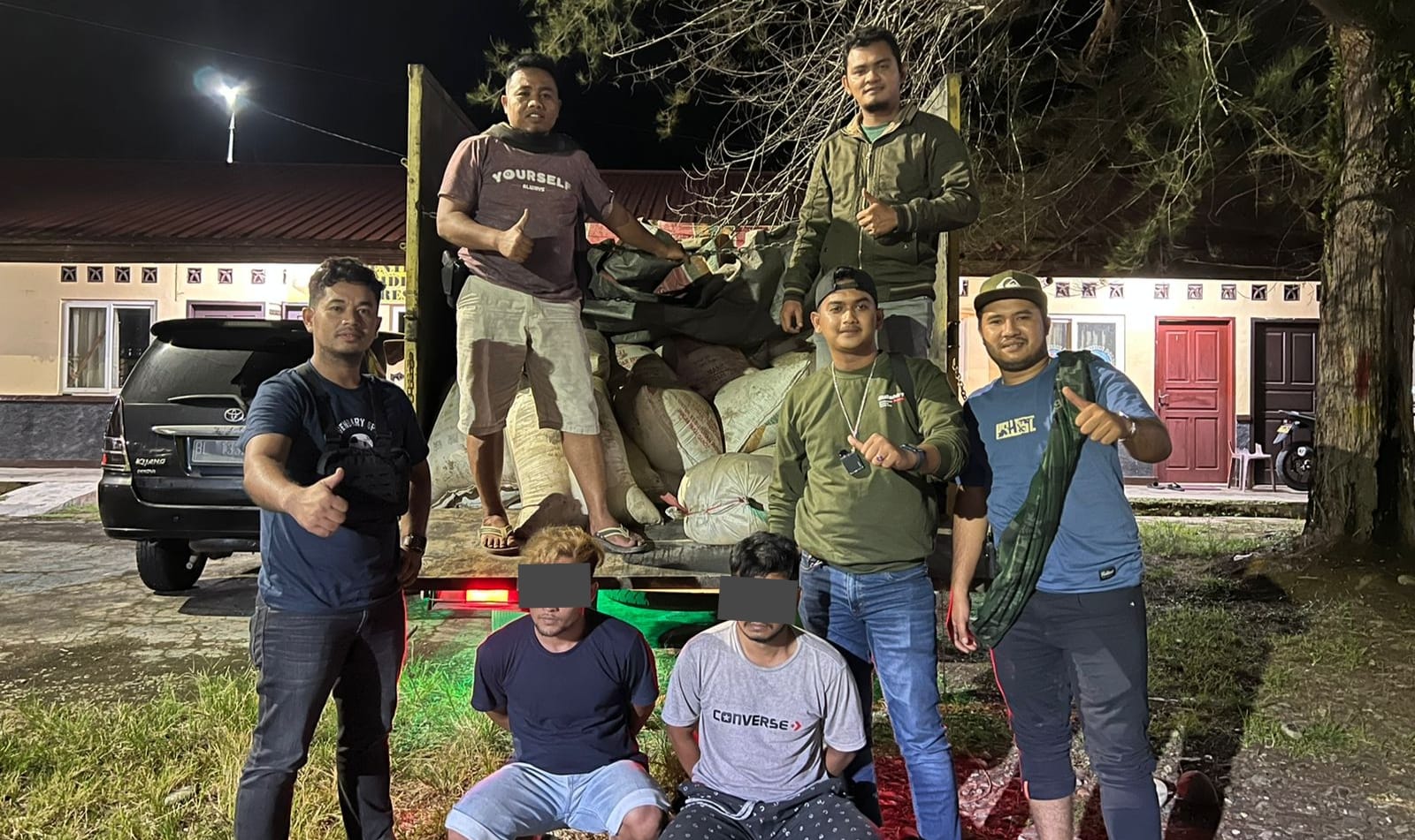 Angkut Getah Pinus Ilegal, Dua Pria Diamankan Polisi di Abdya Angkut Getah Pinus Ilegal, Dua Pria Diamankan Polisi di Abdya