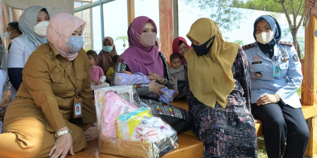Ketua BKMT Aceh Salurkan Bansos untuk Warga Binaan Lapas Perempuan Sigli