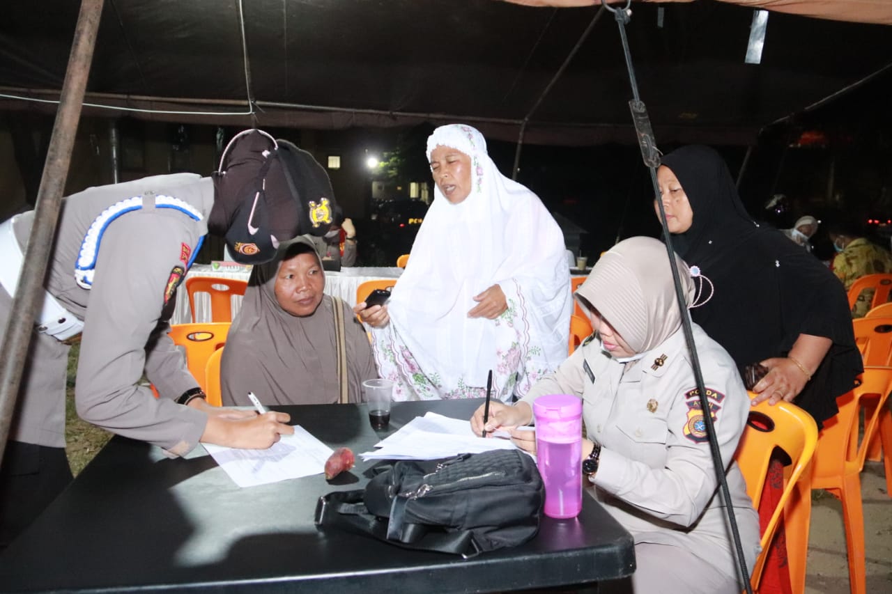 Polda Aceh Buka Gerai Vaksin Usai Tarawih, Cek Lokasinya! Polda Aceh Buka Gerai Vaksin Usai Tarawih, Cek Lokasinya!