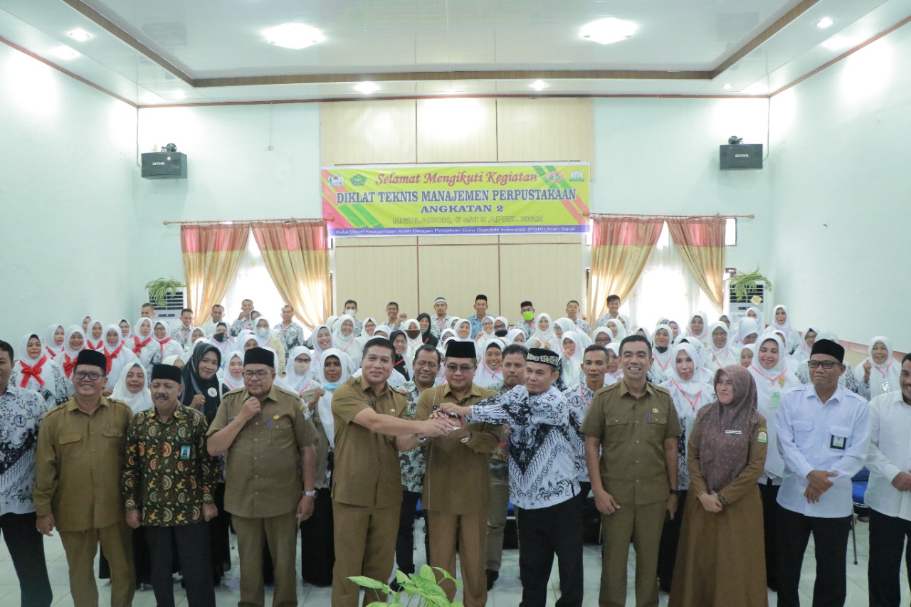 Bupati Ramli MS Apresiasi Pelatihan Bimbingan Teknis Perpustakaan Oleh PGRI Bupati Ramli MS Apresiasi Pelatihan Bimbingan Teknis Perpustakaan Oleh PGRI