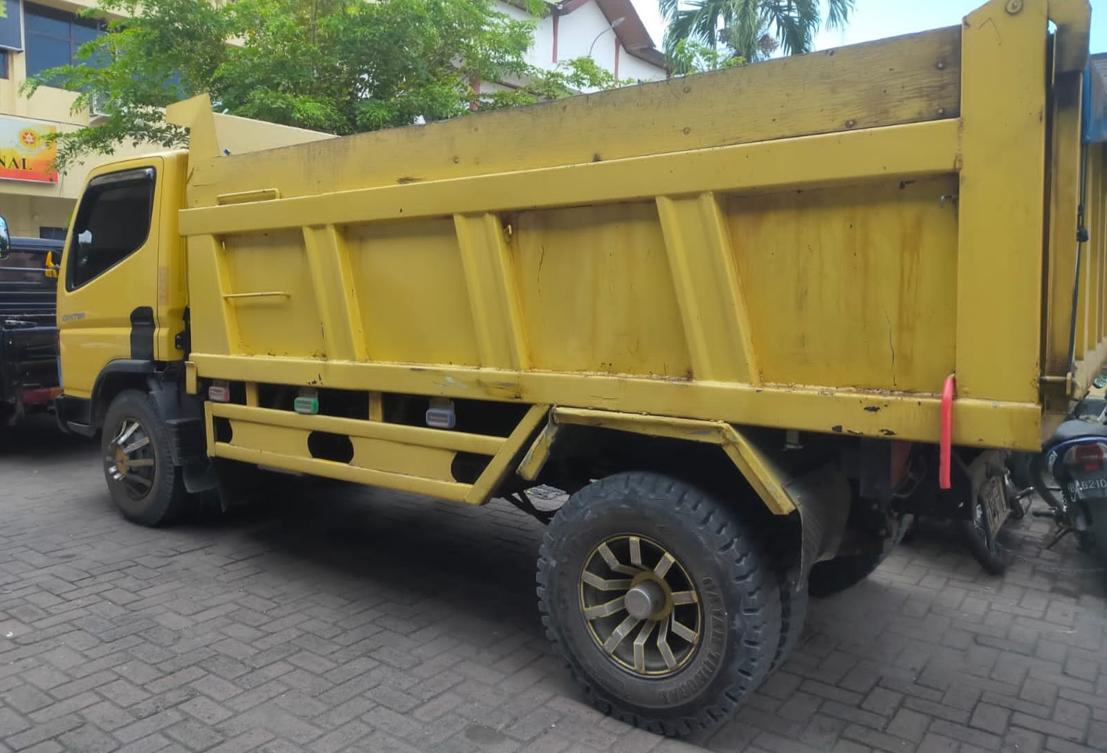 Polisi Tangkap Truk Tanki Modifikasi Berisi 850 Liter BBM Bersubsidi di Banda Aceh