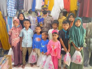 Irvan Siswa Setukpa Lemdiklat Polri Beli Baju Lebaran untuk Anak Yatim di Langkahan